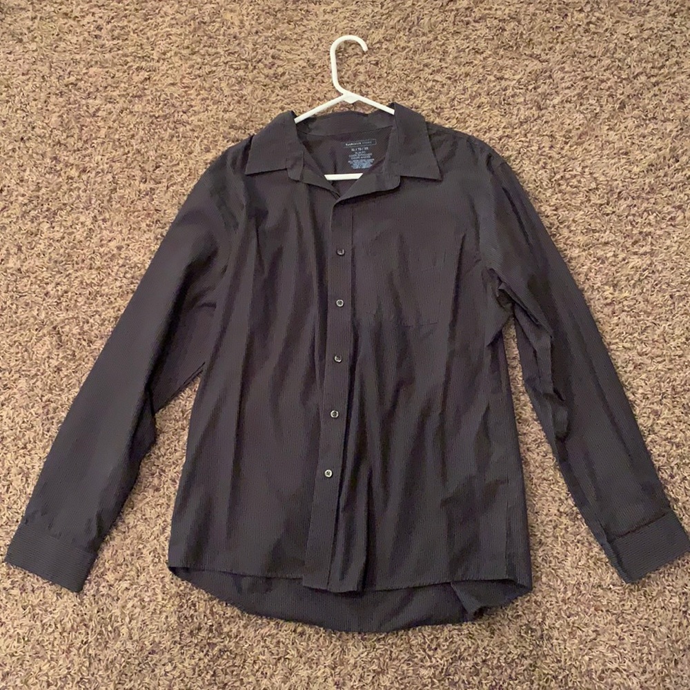 Black men’s button up extra large